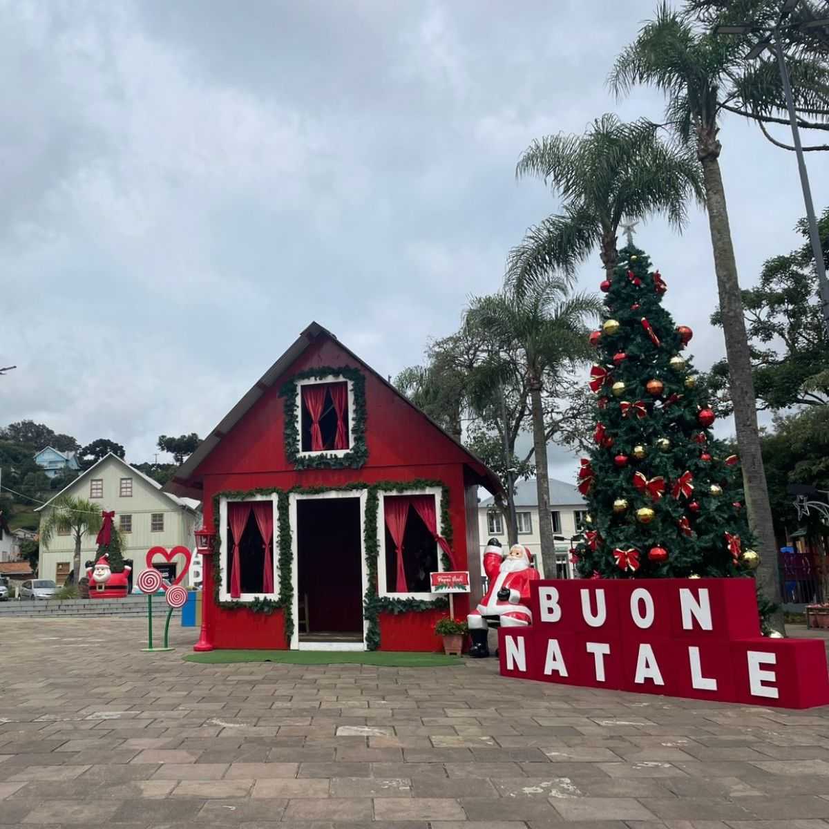 Foto de capa da notícia Secretaria de Turismo Inicia a Decoração de Natal