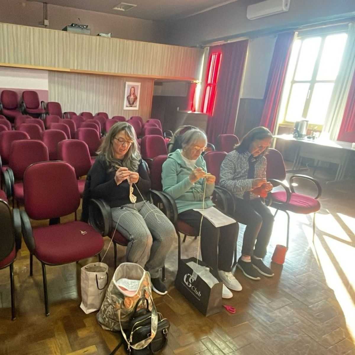 Foto de capa da notícia Secretaria do Turismo promove emissão e renovação da Carteira do Artesão em parceria com o Estado