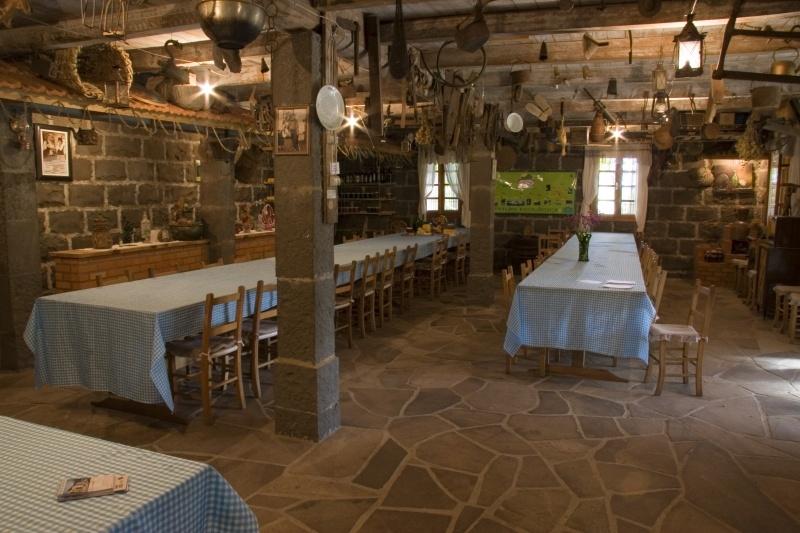 Foto de capa da Pousada Colonial de Rossi