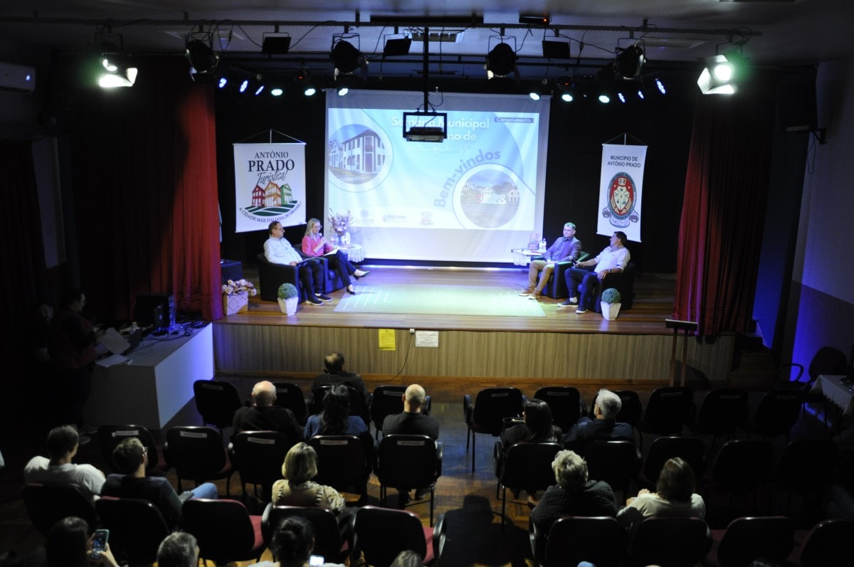 Conferência de Turismo reúne grande público no Espaço Cultura