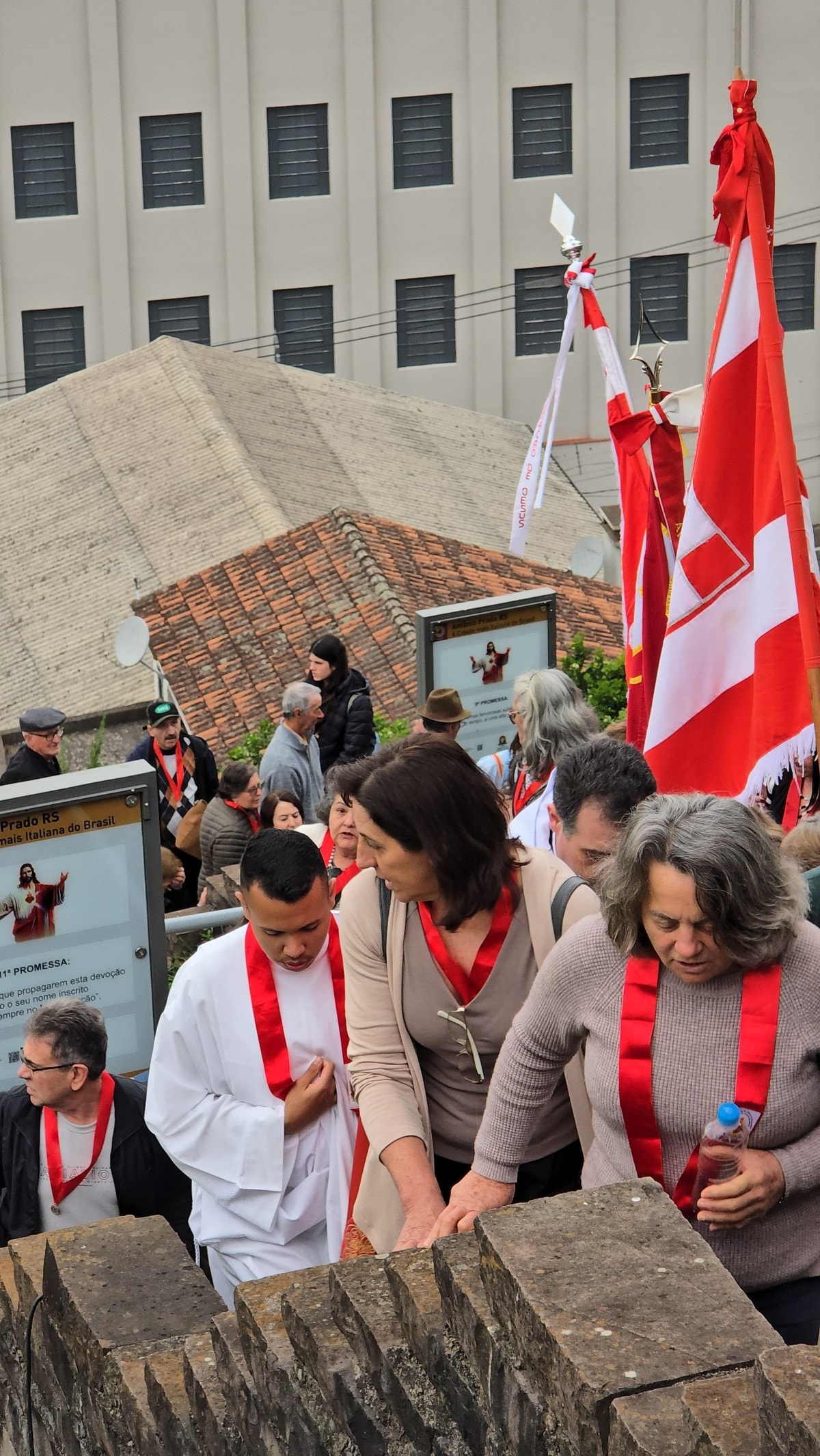 Escadarias da Fé – 12 Promessas do Sagrado Coração de Jesus recebem peregrinação do Apostolado da Oração