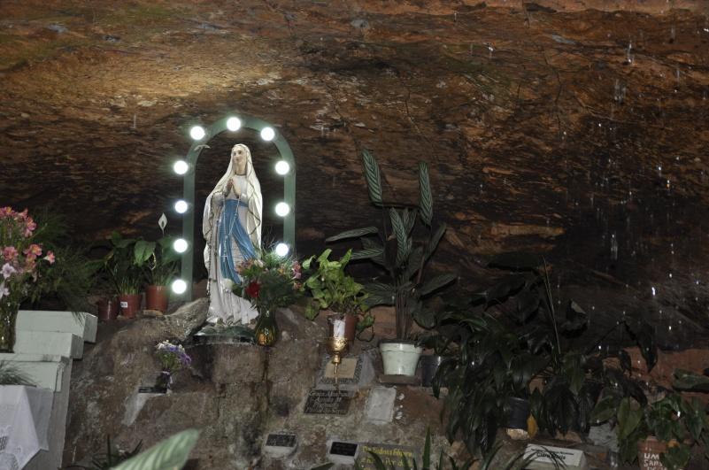 Foto de capa da Gruta Natural Nossa Senhora de Lourdes